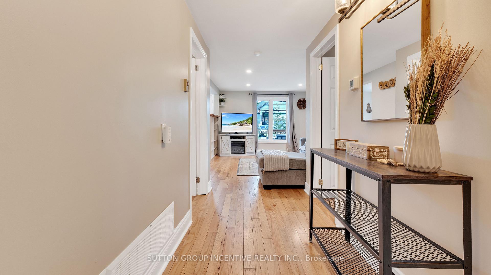 Photo 20 of 844 Trivetts Road, Georgina, Historic Lakeshore Communities — HOMEH