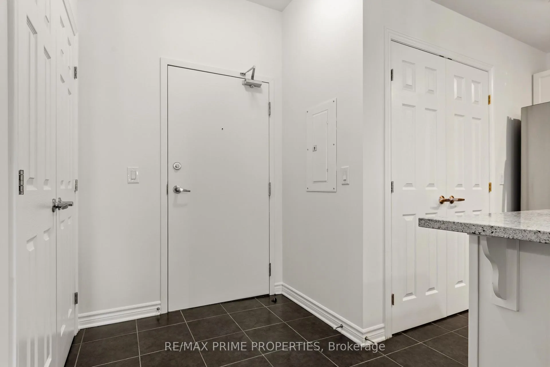 Photo 3 of Unit 202, 1201 Ohio Street, Ottawa, Billings Bridge — HOMEH