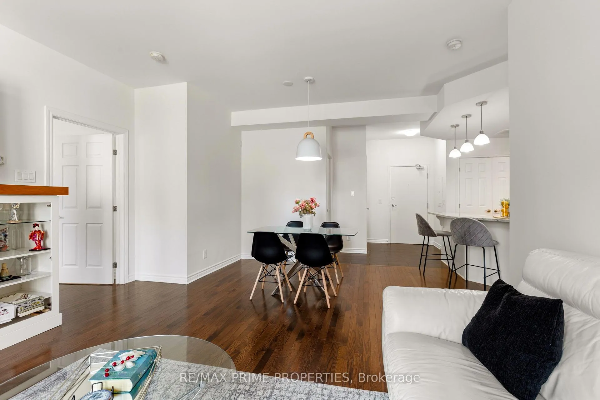 Photo 8 of Unit 202, 1201 Ohio Street, Ottawa, Billings Bridge — HOMEH