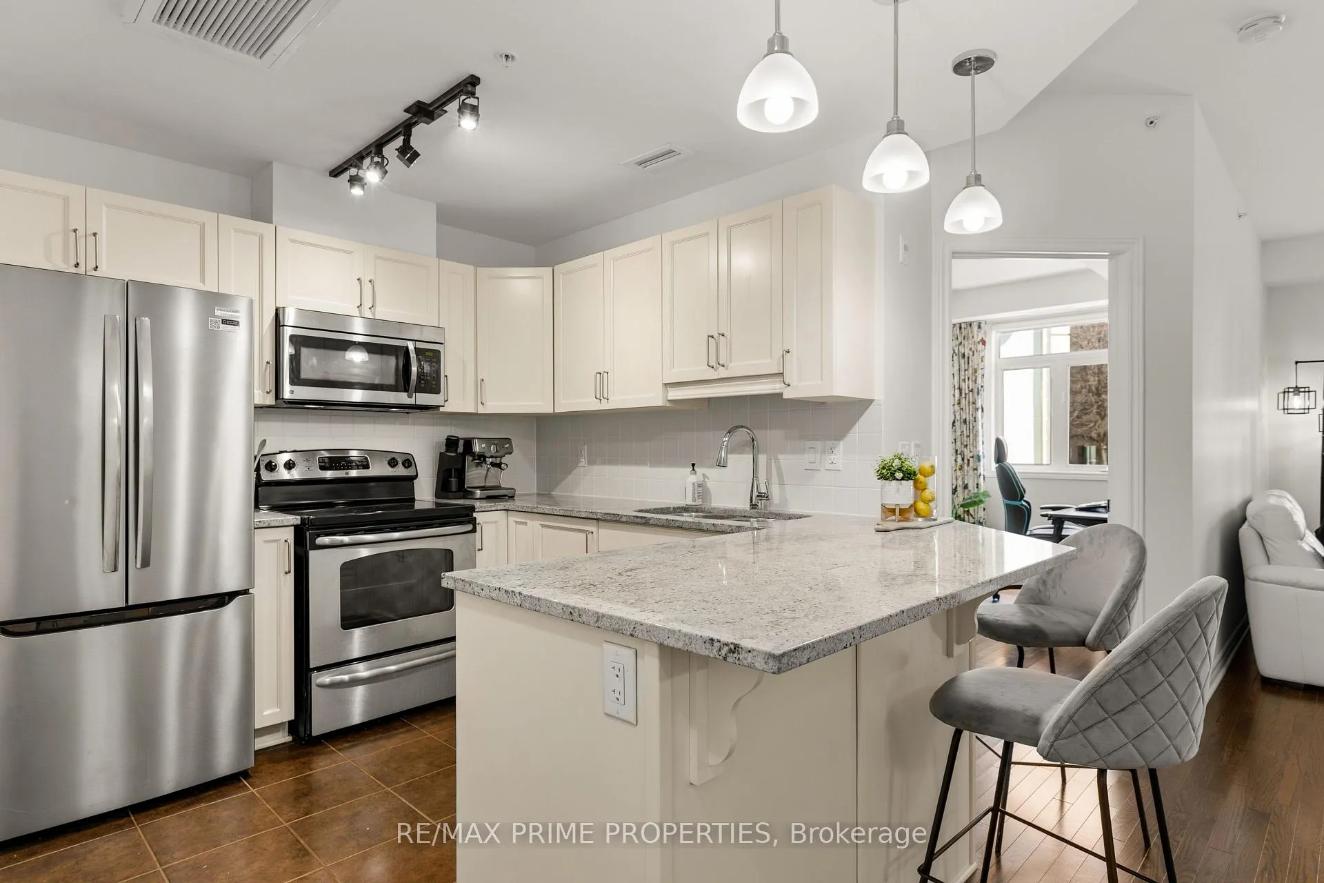 Photo 15 of Unit 202, 1201 Ohio Street, Ottawa, Billings Bridge — HOMEH