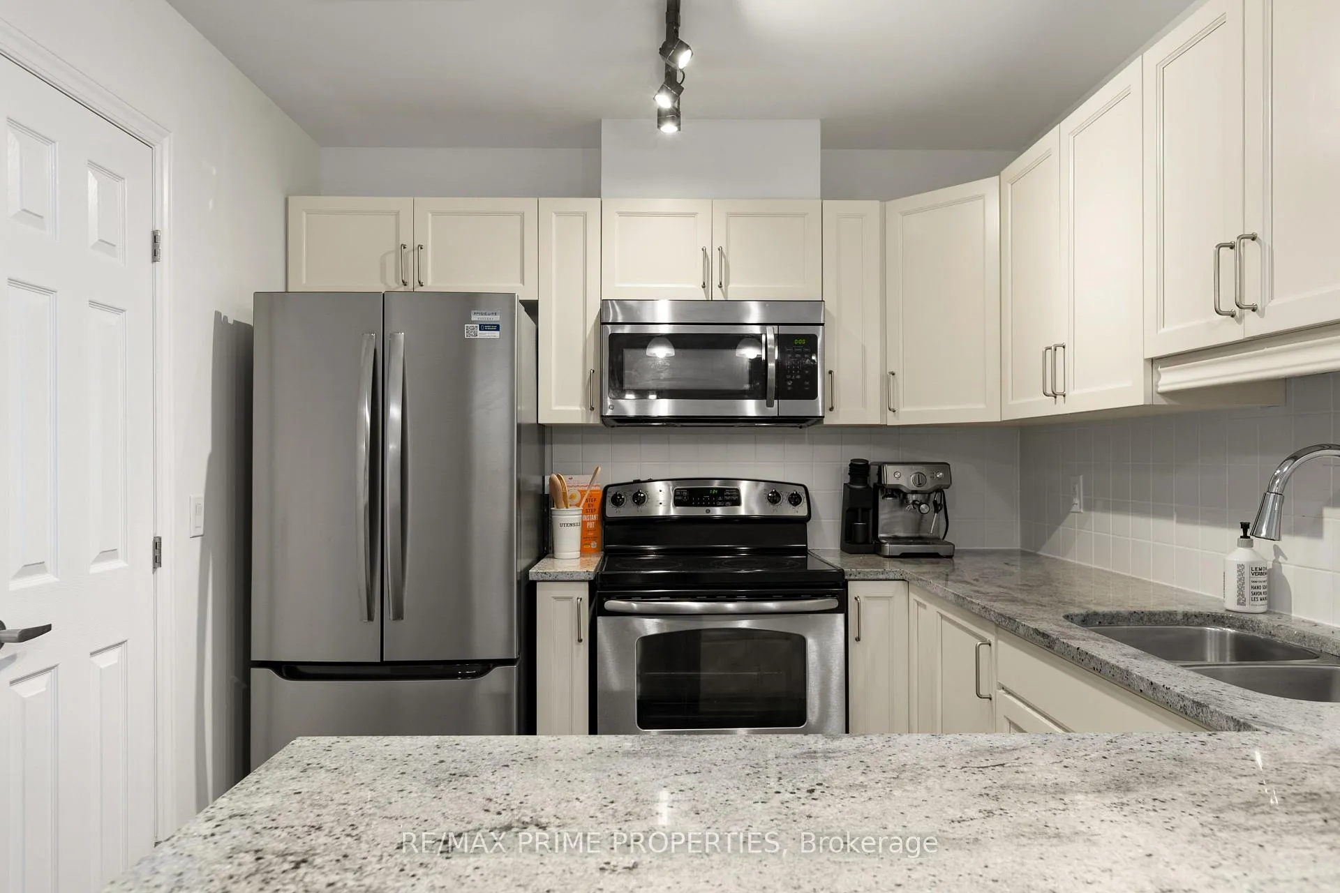 Photo 16 of Unit 202, 1201 Ohio Street, Ottawa, Billings Bridge — HOMEH