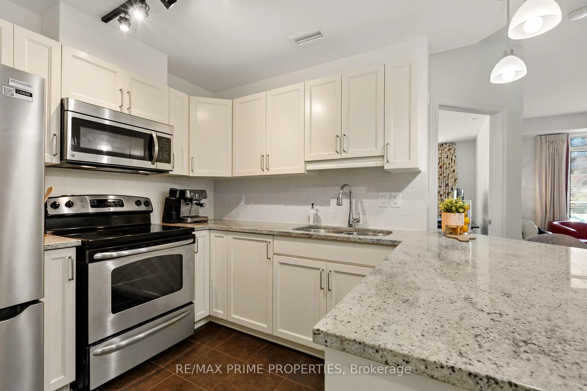 Photo 17 of Unit 202, 1201 Ohio Street, Ottawa, Billings Bridge — HOMEH