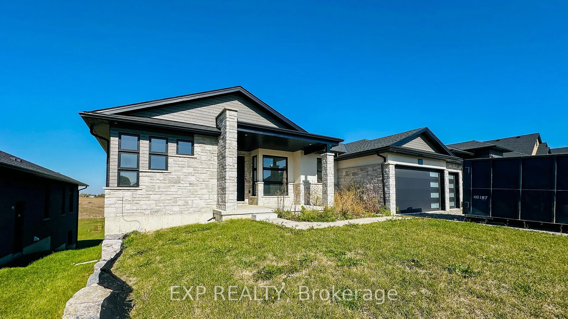 Photo 2 of 12 Hudson Drive, Brant, Brantford Twp — HOMEH