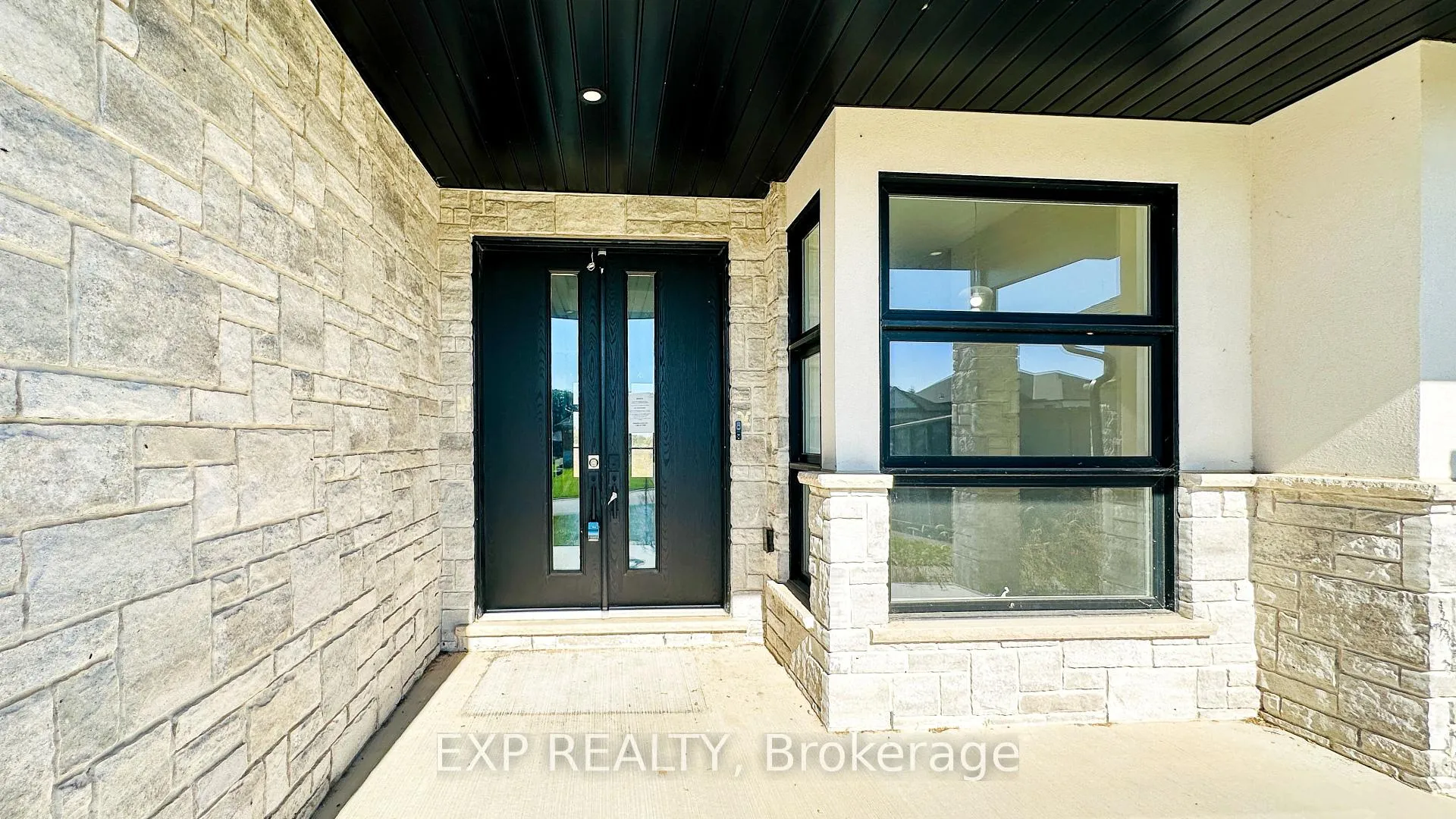 Photo 5 of 12 Hudson Drive, Brant, Brantford Twp — HOMEH