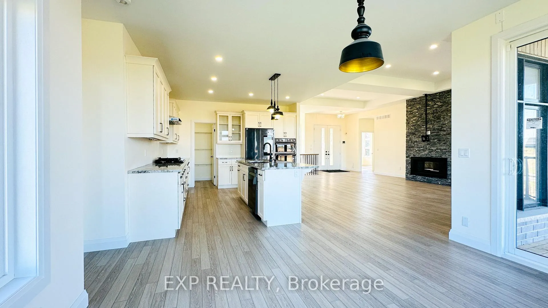 Photo 13 of 12 Hudson Drive, Brant, Brantford Twp — HOMEH