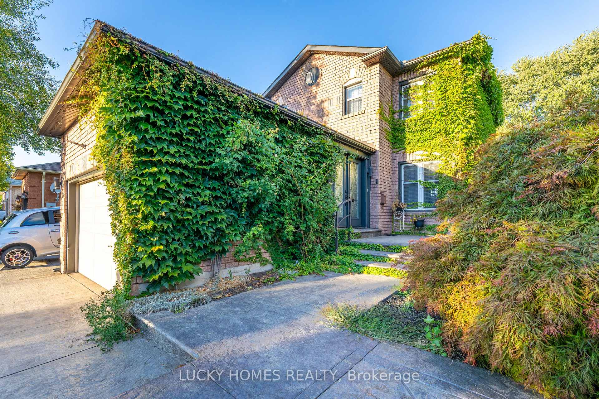 Photo 2 of 101 Meadowview Boulevard, Clarington, Bowmanville — HOMEH