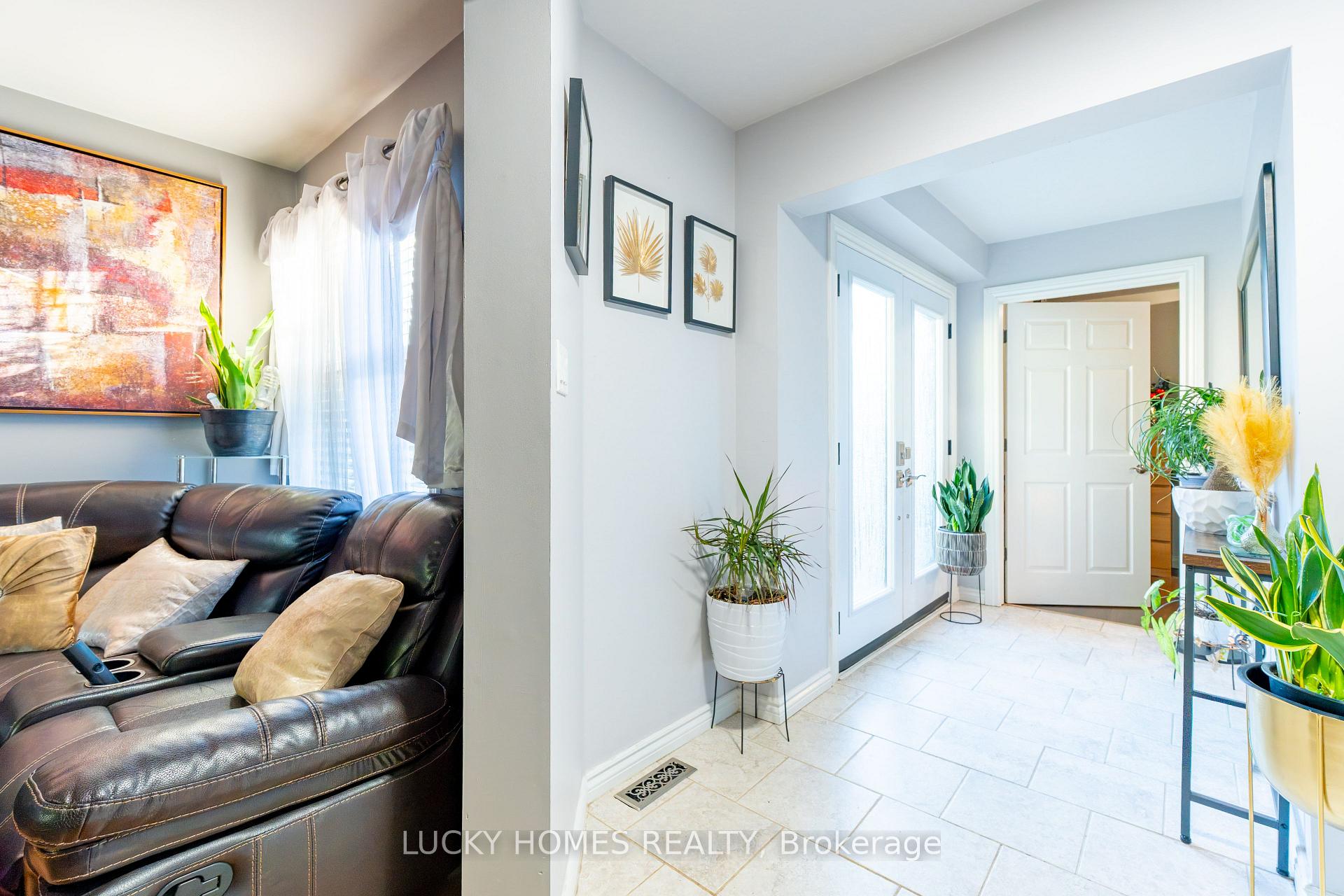 Photo 5 of 101 Meadowview Boulevard, Clarington, Bowmanville — HOMEH