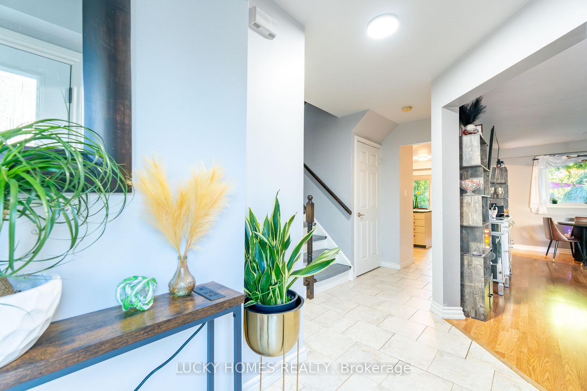 Photo 7 of 101 Meadowview Boulevard, Clarington, Bowmanville — HOMEH