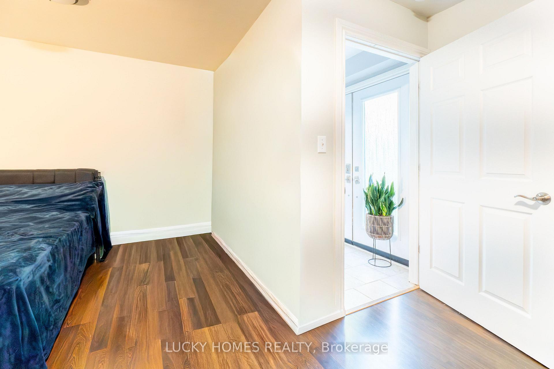 Photo 16 of 101 Meadowview Boulevard, Clarington, Bowmanville — HOMEH