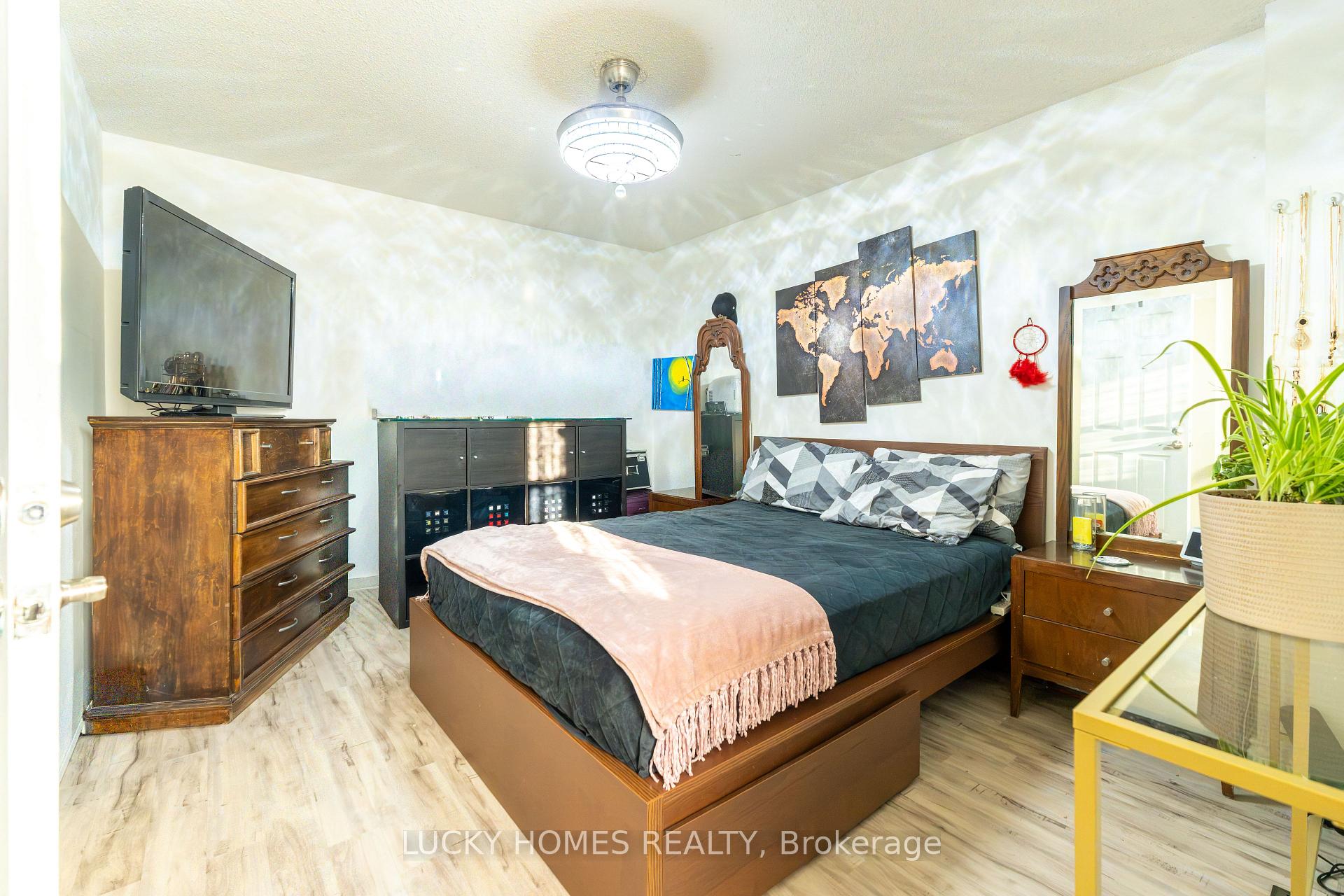 Photo 26 of 101 Meadowview Boulevard, Clarington, Bowmanville — HOMEH