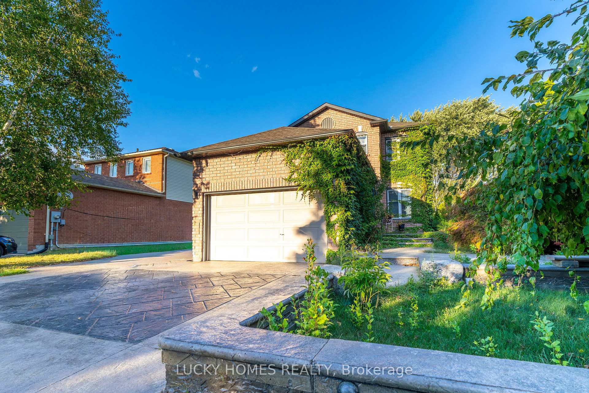 Photo 40 of 101 Meadowview Boulevard, Clarington, Bowmanville — HOMEH