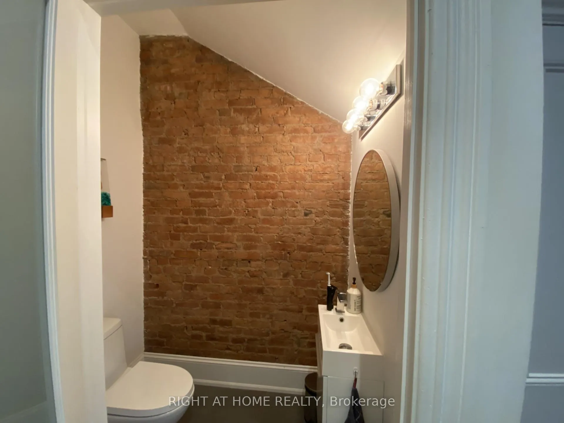 Photo 3 of 180 Market Street, Hamilton, Central — HOMEH