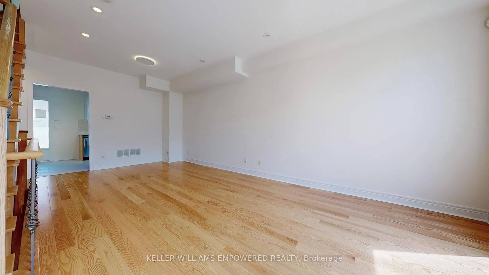 Photo 6 of 68 Suncrest Boulevard, Markham, Commerce Valley — HOMEH