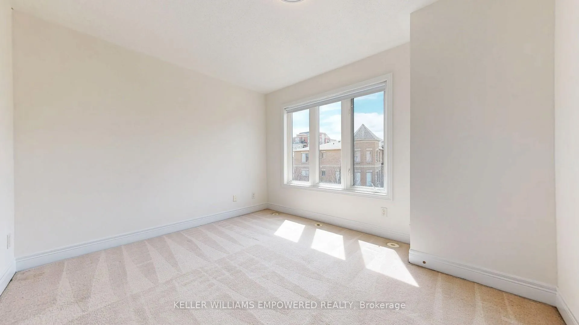 Photo 14 of 68 Suncrest Boulevard, Markham, Commerce Valley — HOMEH