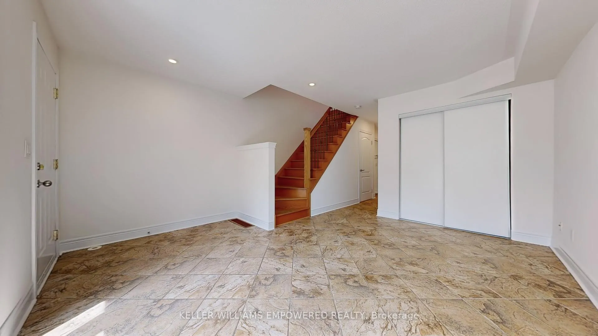 Photo 17 of 68 Suncrest Boulevard, Markham, Commerce Valley — HOMEH