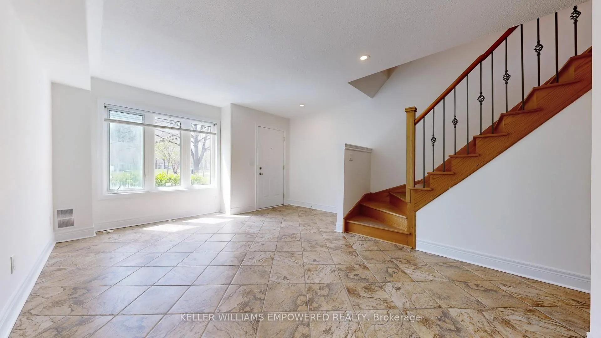 Photo 18 of 68 Suncrest Boulevard, Markham, Commerce Valley — HOMEH