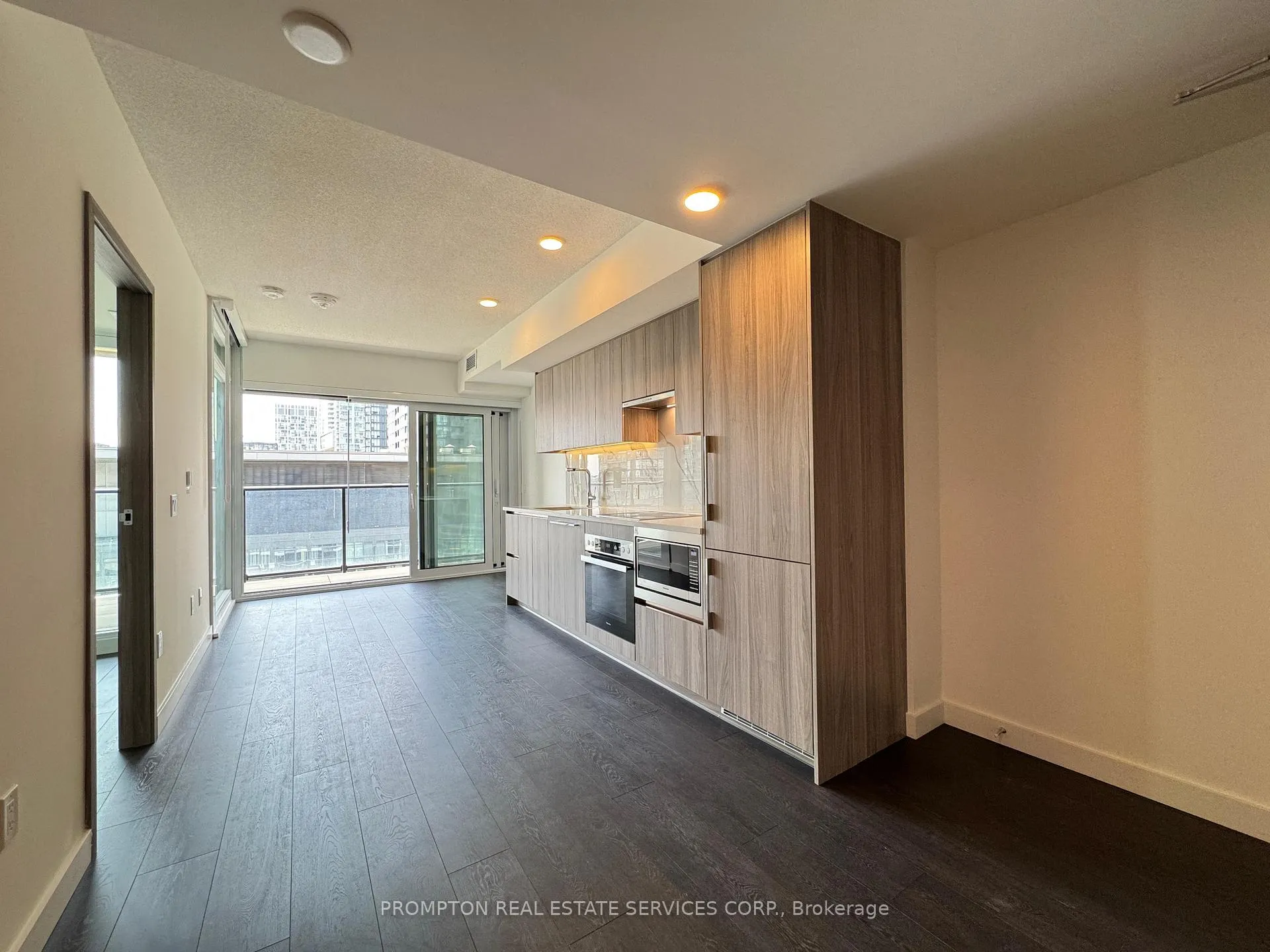 Photo 1 of Unit 2001, 3 Concord Cityplace Way, Toronto, Waterfront Communities — HOMEH