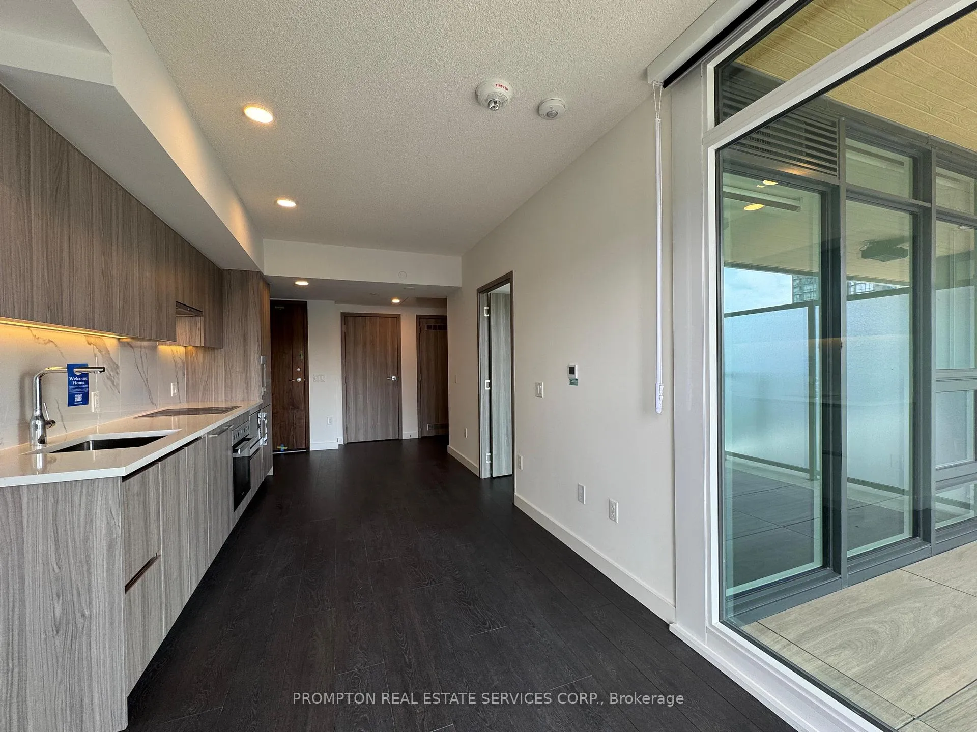 Photo 2 of Unit 2001, 3 Concord Cityplace Way, Toronto, Waterfront Communities — HOMEH