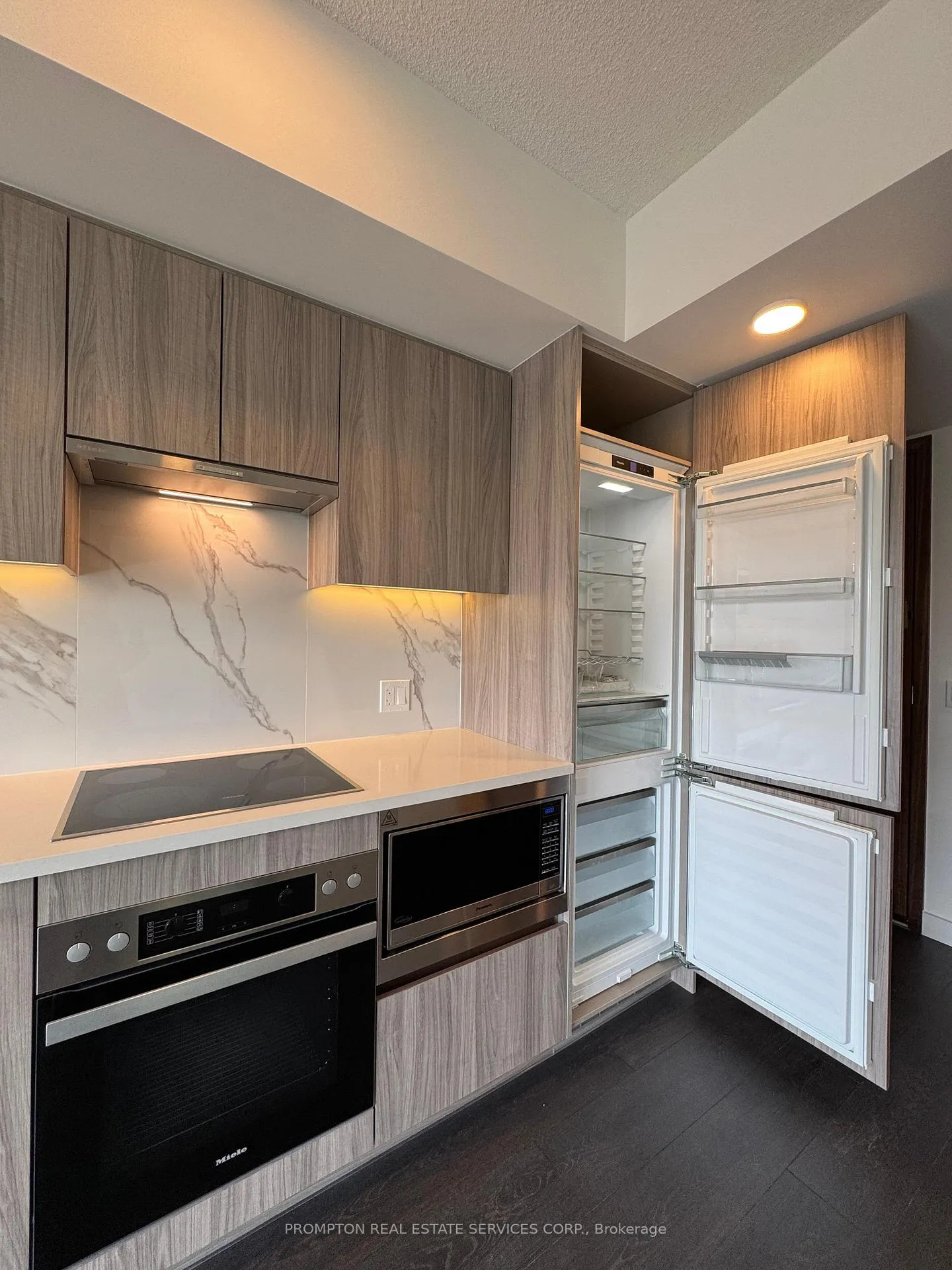 Photo 4 of Unit 2001, 3 Concord Cityplace Way, Toronto, Waterfront Communities — HOMEH