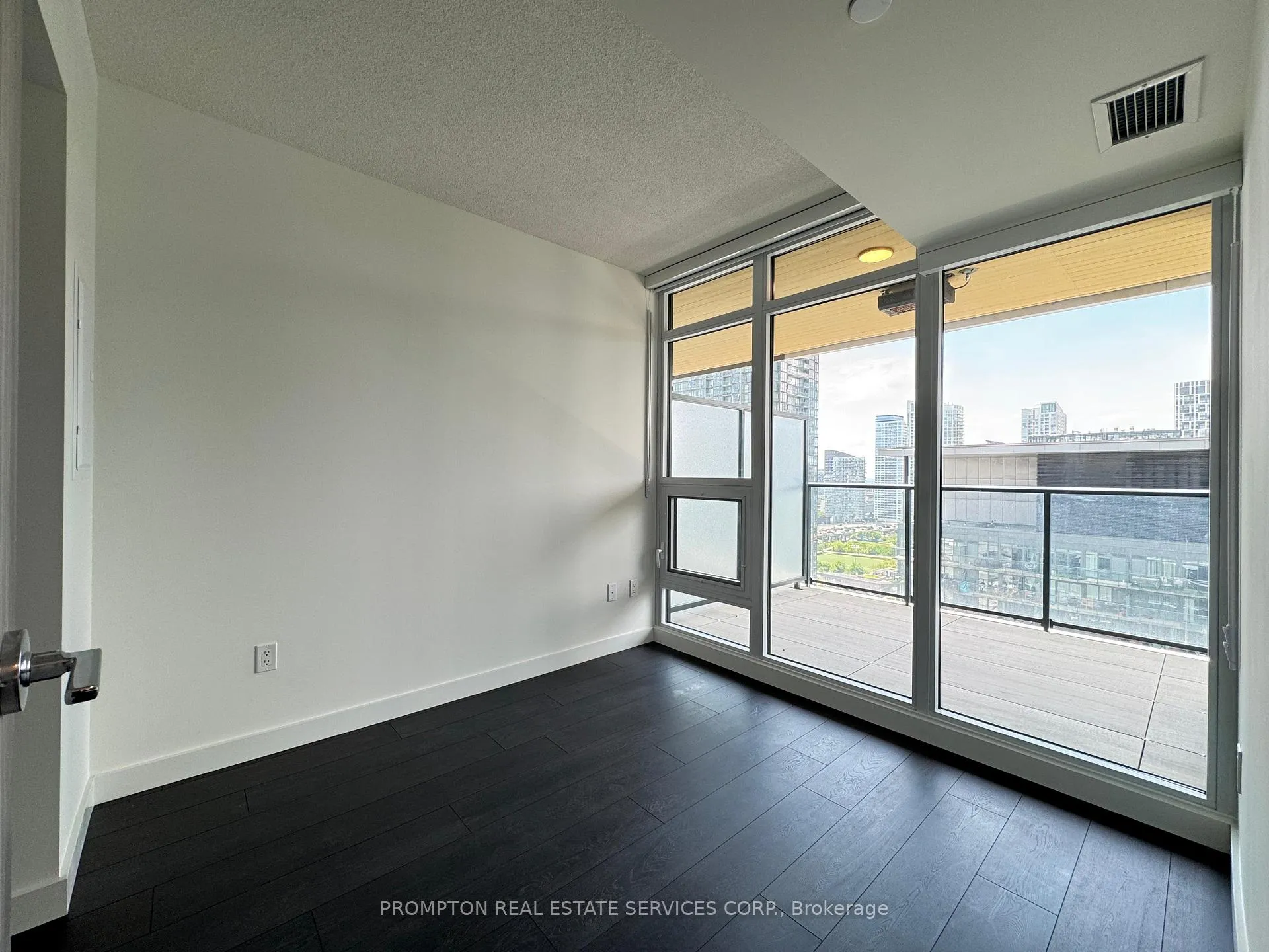 Photo 9 of Unit 2001, 3 Concord Cityplace Way, Toronto, Waterfront Communities — HOMEH