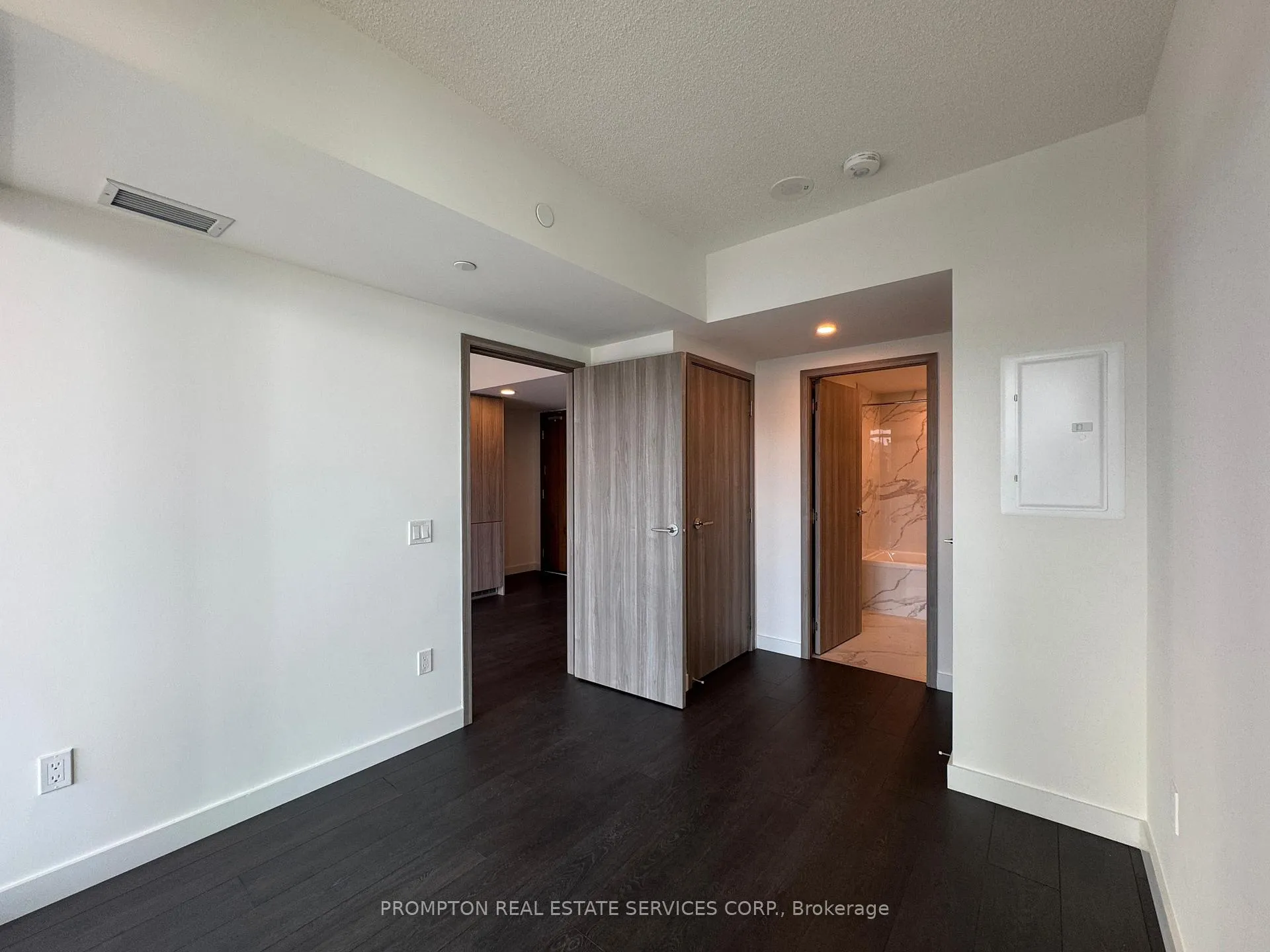 Photo 14 of Unit 2001, 3 Concord Cityplace Way, Toronto, Waterfront Communities — HOMEH