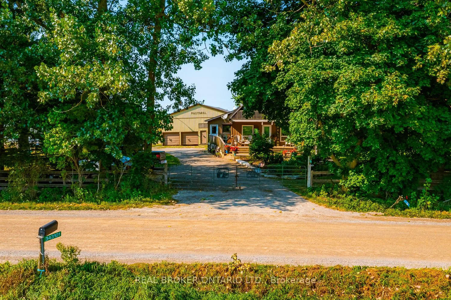 Photo 3 of 343101 15 Side Road, Amaranth, Rural Amaranth — HOMEH