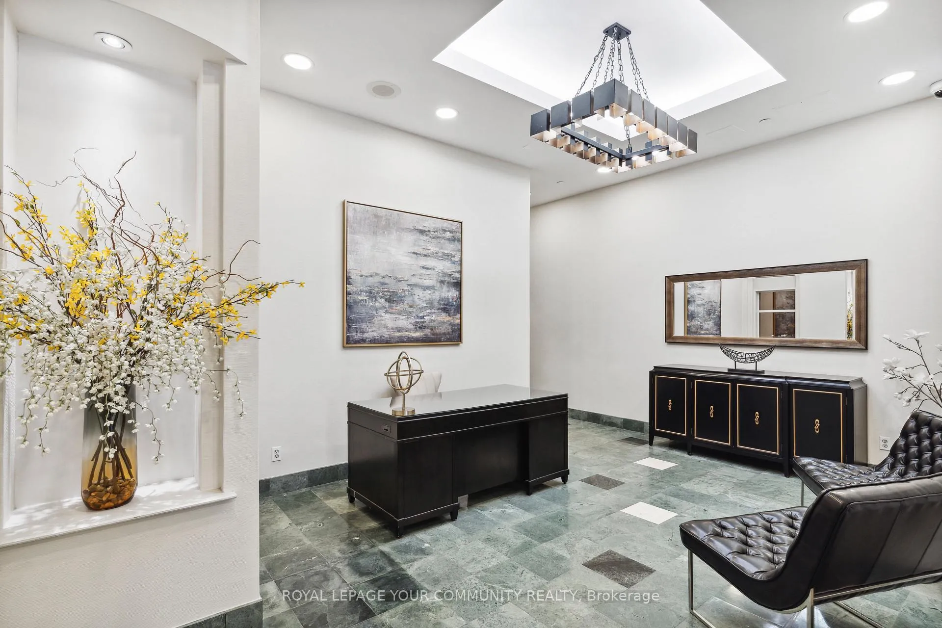 Photo 4 of Unit 602, 409 Bloor Street E, Toronto, Church-Yonge Corridor — HOMEH