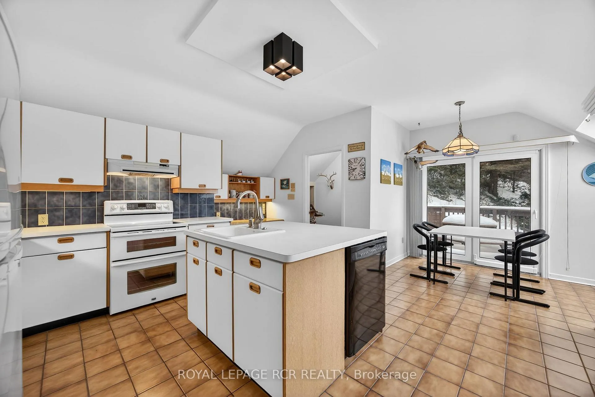Photo 13 of 5671 Highway 9, Caledon, Rural Caledon — HOMEH