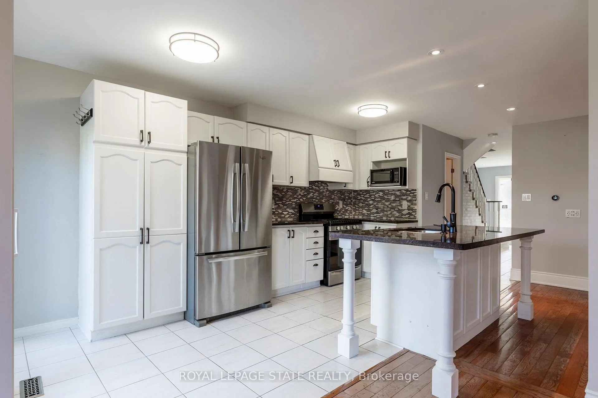 Photo 12 of 35 Banbury Drive, Hamilton, Meadowlands — HOMEH