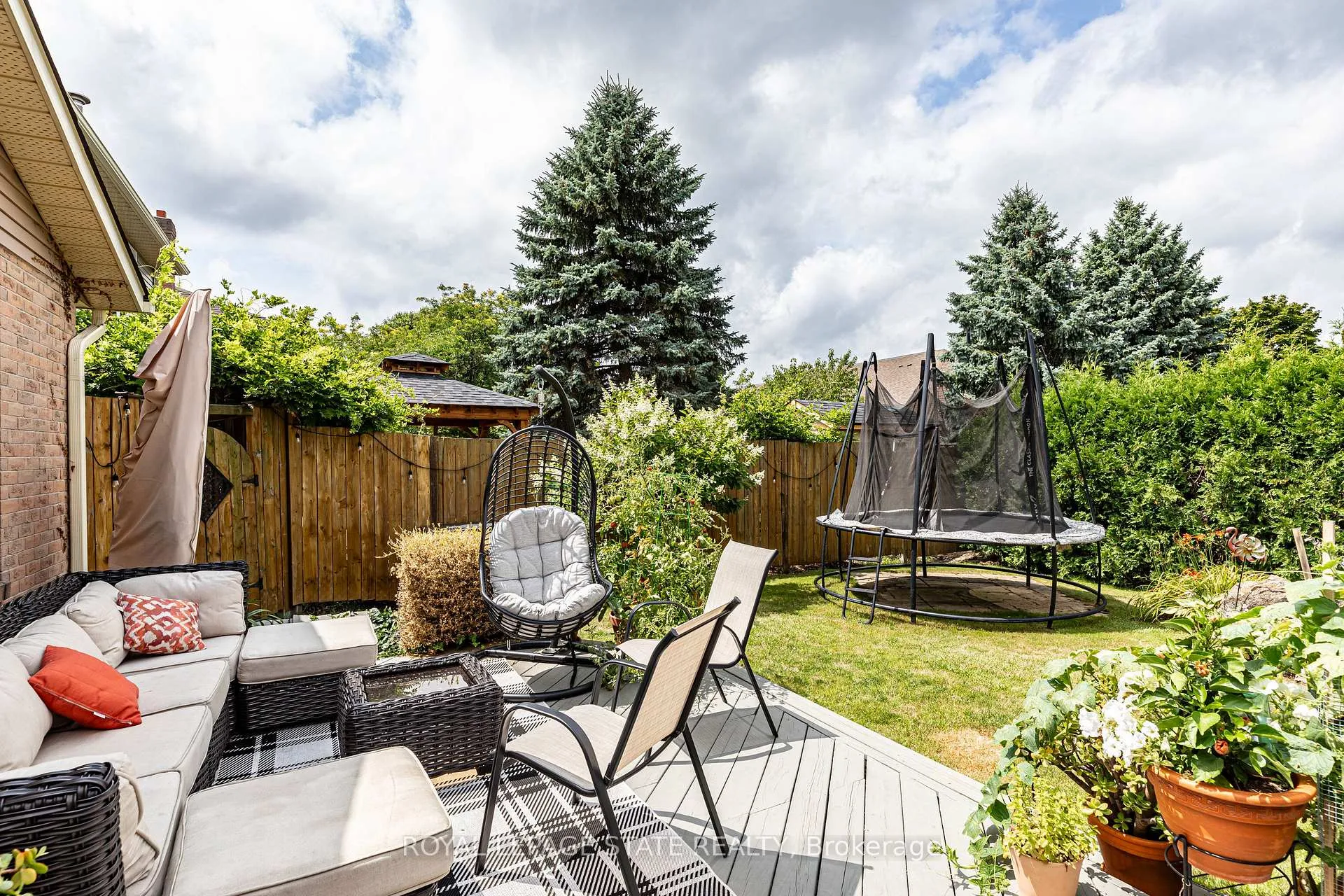 Photo 37 of 35 Banbury Drive, Hamilton, Meadowlands — HOMEH