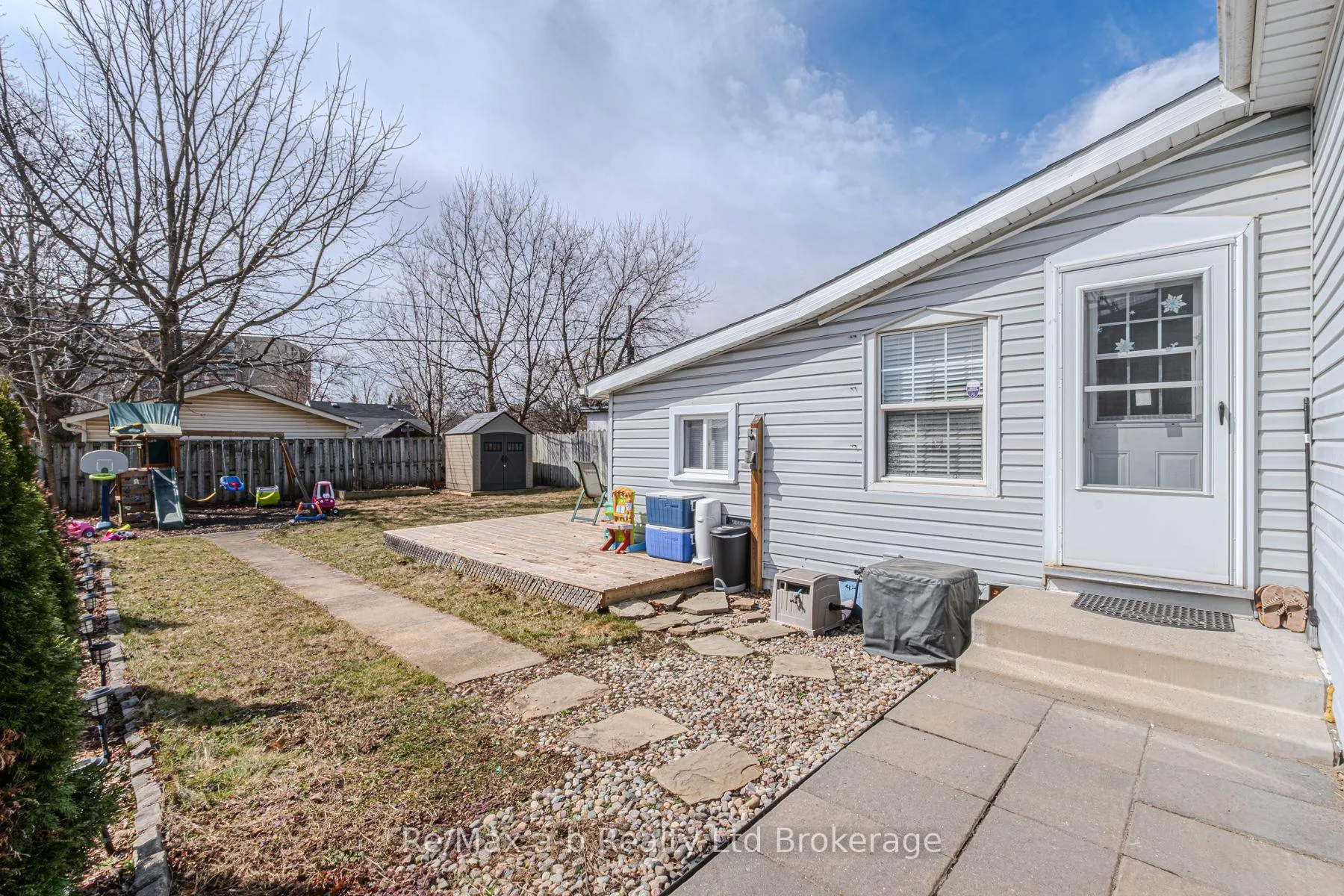 Photo 6 of 42 Lawrence Street, Brant, Brantford Twp — HOMEH