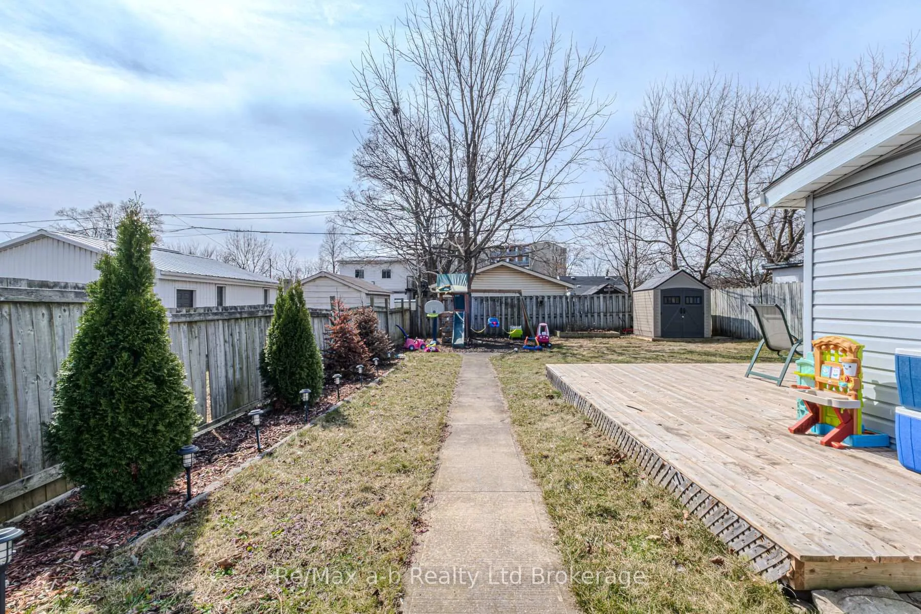 Photo 8 of 42 Lawrence Street, Brant, Brantford Twp — HOMEH