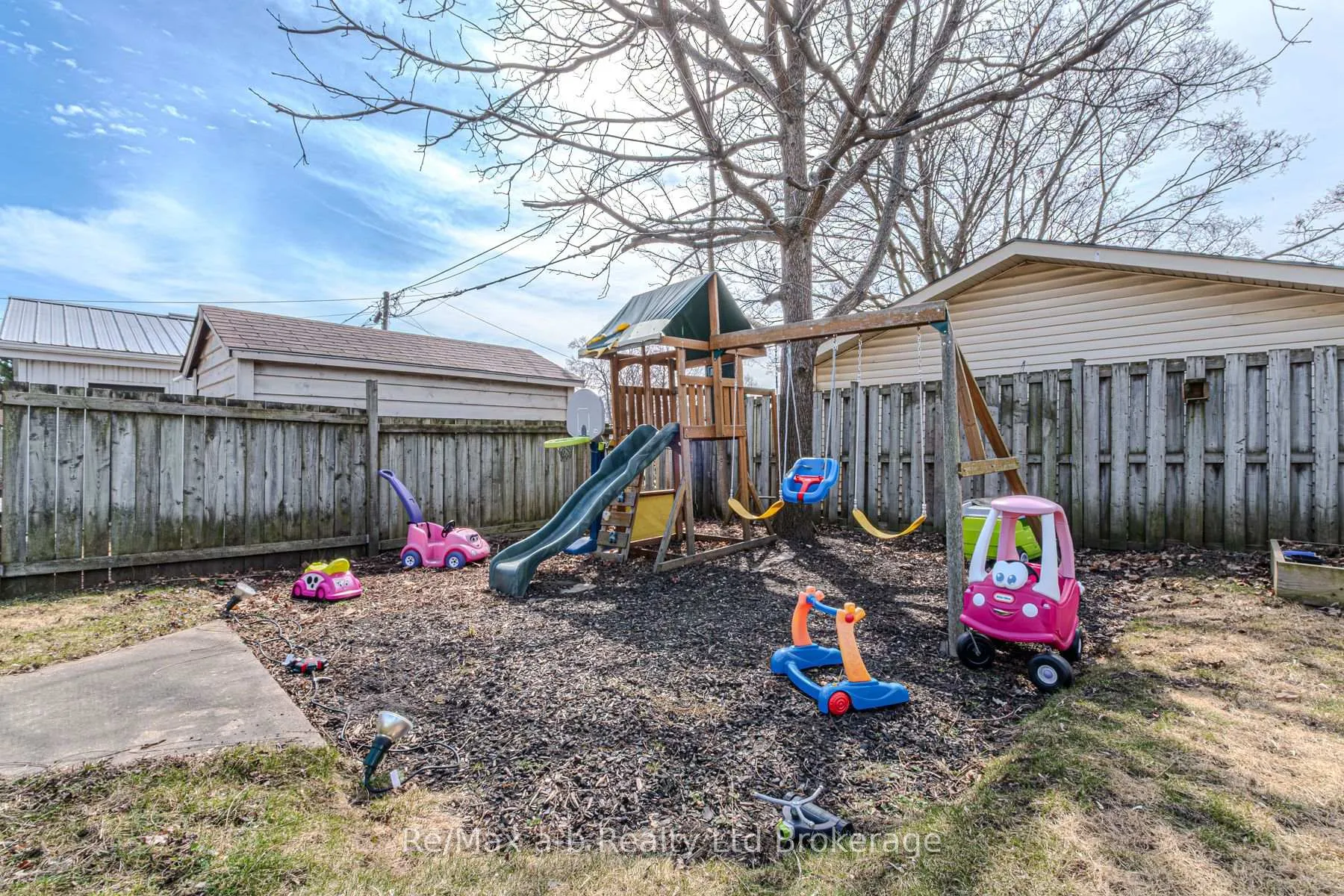 Photo 10 of 42 Lawrence Street, Brant, Brantford Twp — HOMEH
