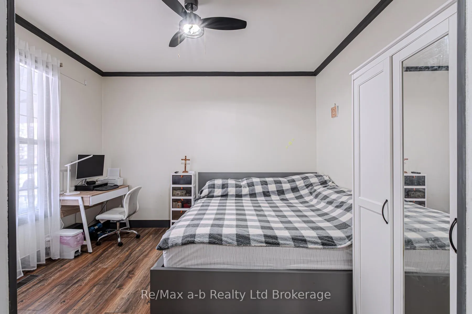 Photo 14 of 42 Lawrence Street, Brant, Brantford Twp — HOMEH