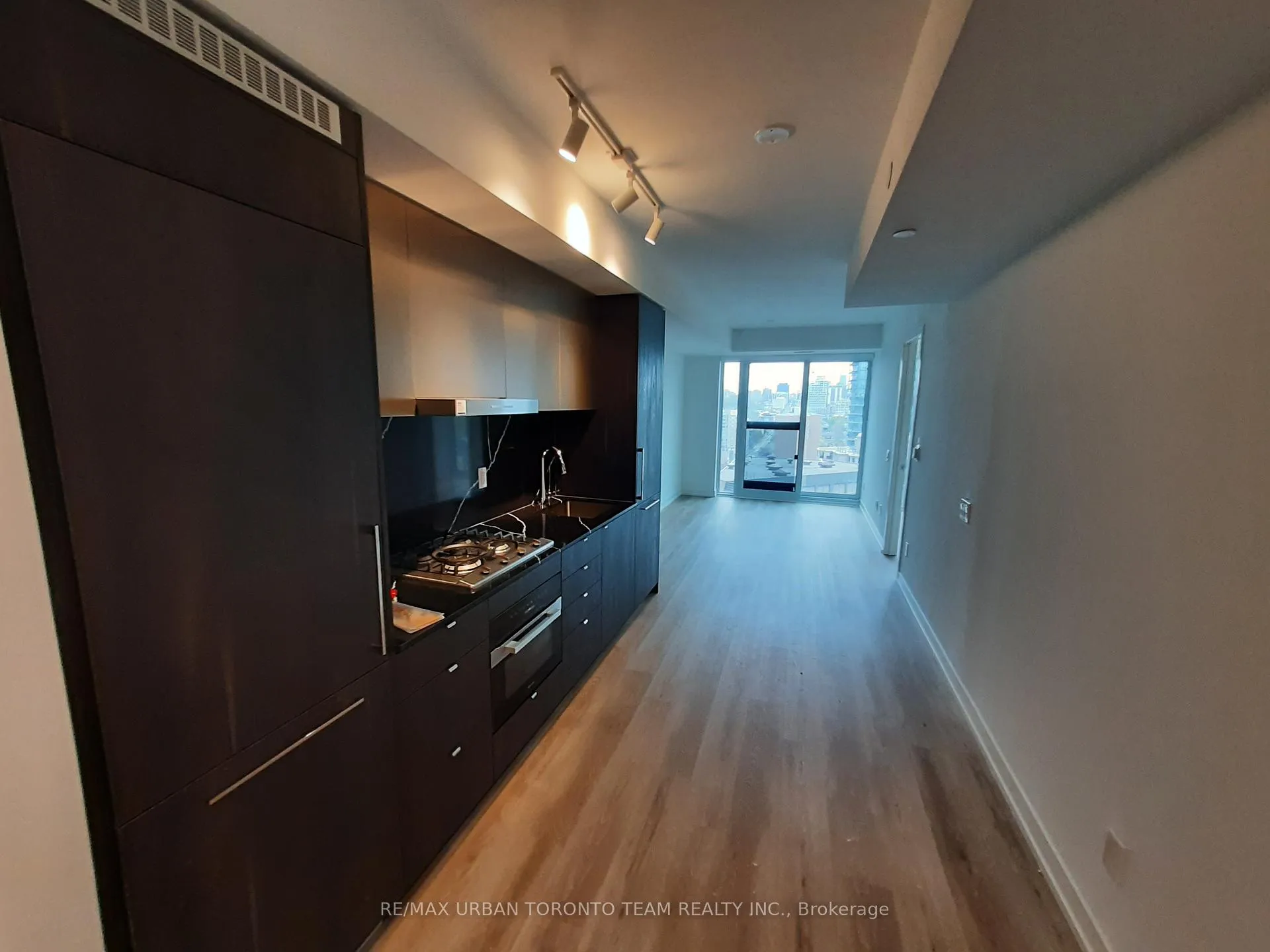 Photo 4 of Unit 1806, 771 Yonge Street, Toronto, The Annex — HOMEH