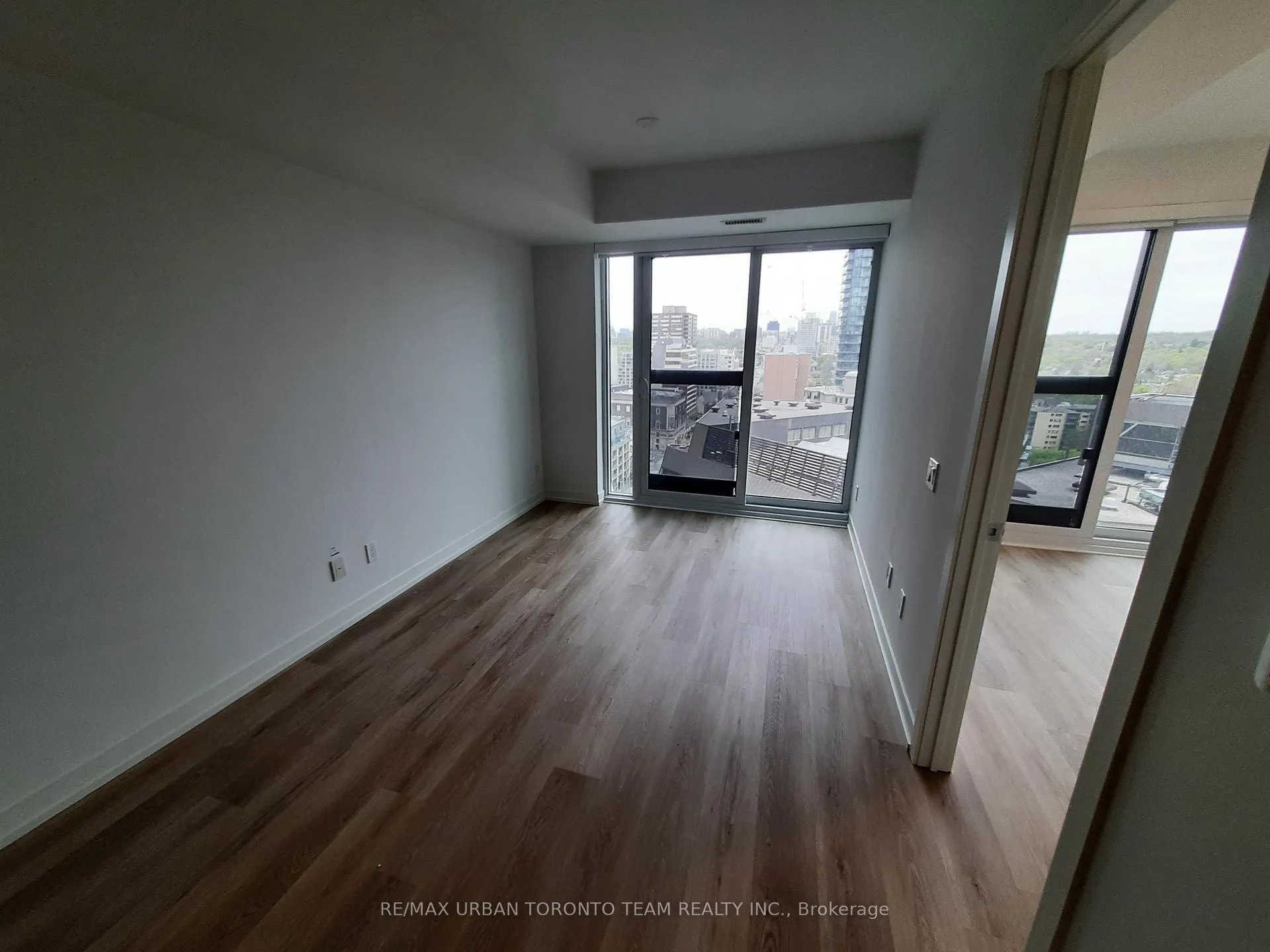 Photo 5 of Unit 1806, 771 Yonge Street, Toronto, The Annex — HOMEH