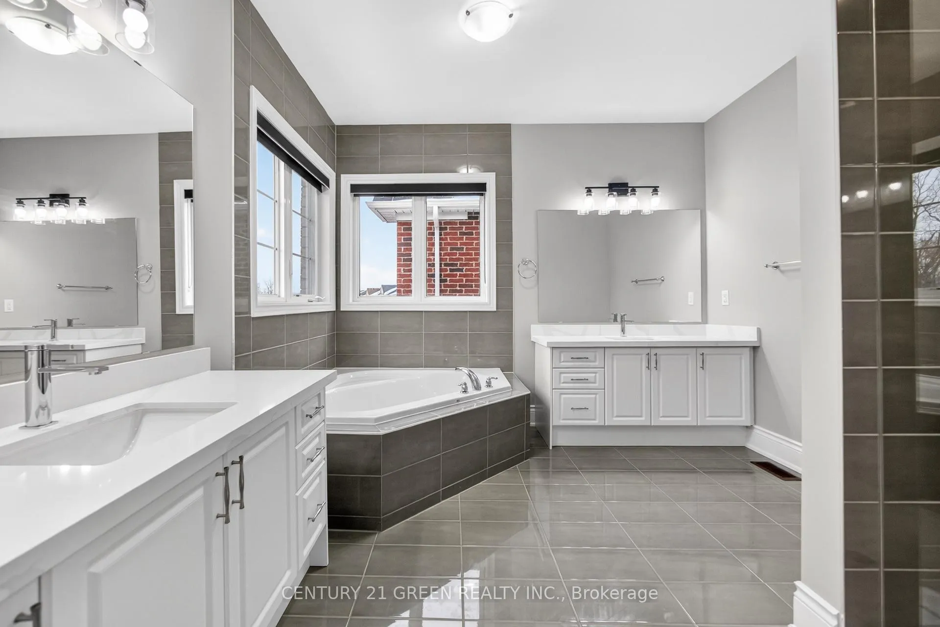 Photo 33 of 219 Humphrey Street, Hamilton, Waterdown — HOMEH