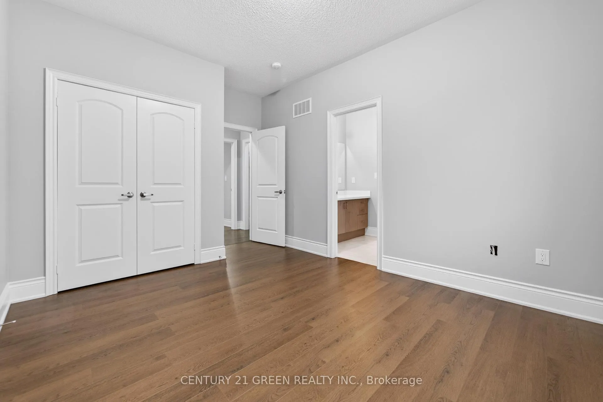 Photo 37 of 219 Humphrey Street, Hamilton, Waterdown — HOMEH
