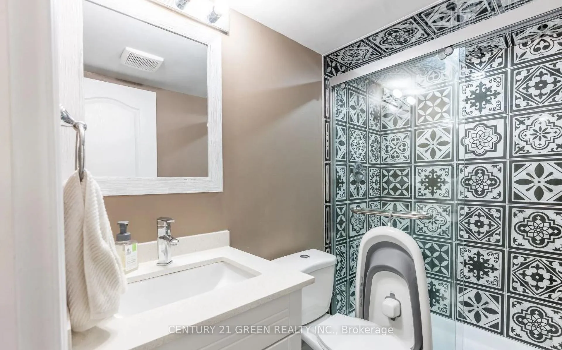 Photo 45 of 219 Humphrey Street, Hamilton, Waterdown — HOMEH