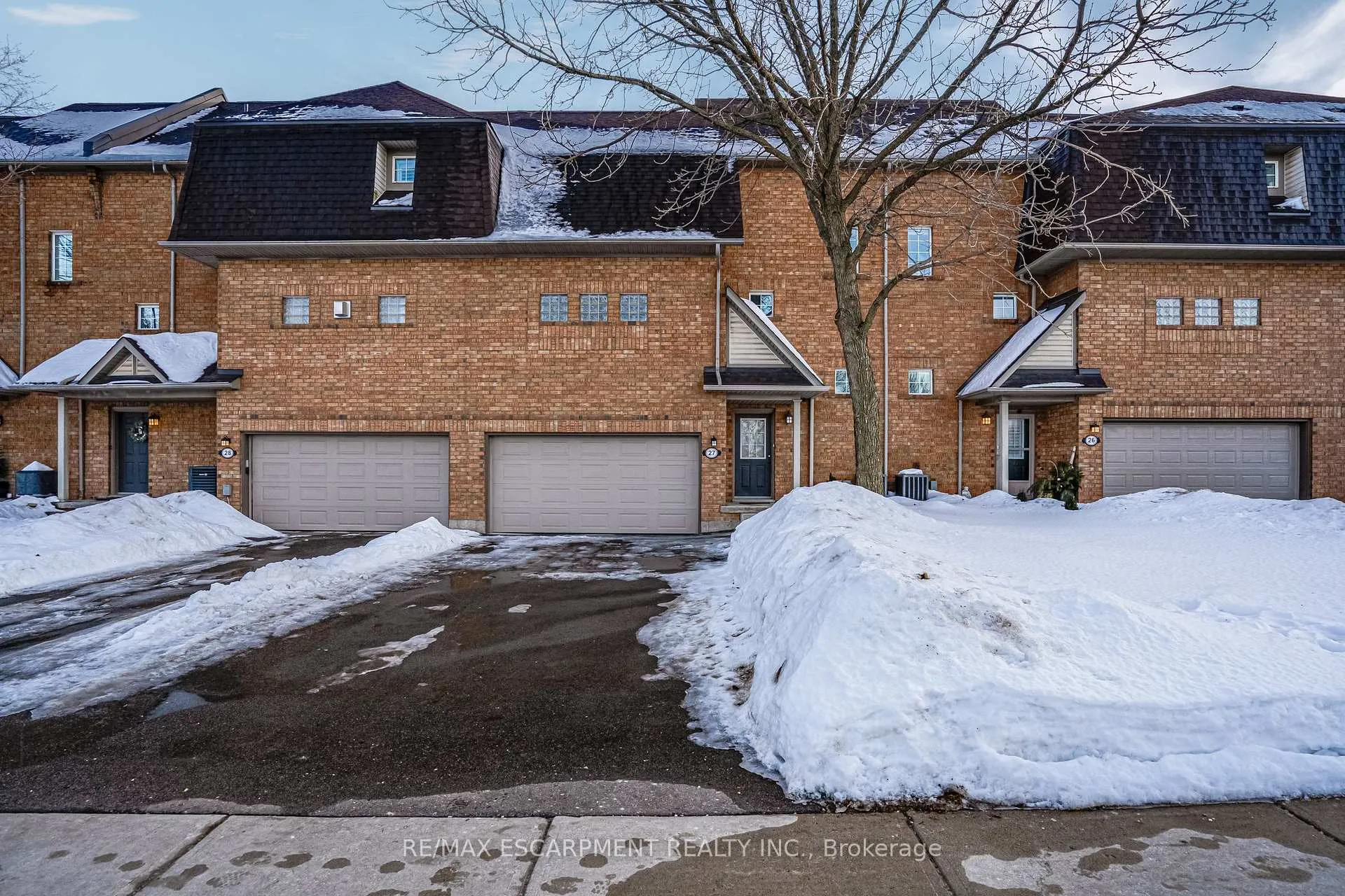Photo 2 of Unit 27, 100 Beddoe Drive, Hamilton, Kirkendall — HOMEH