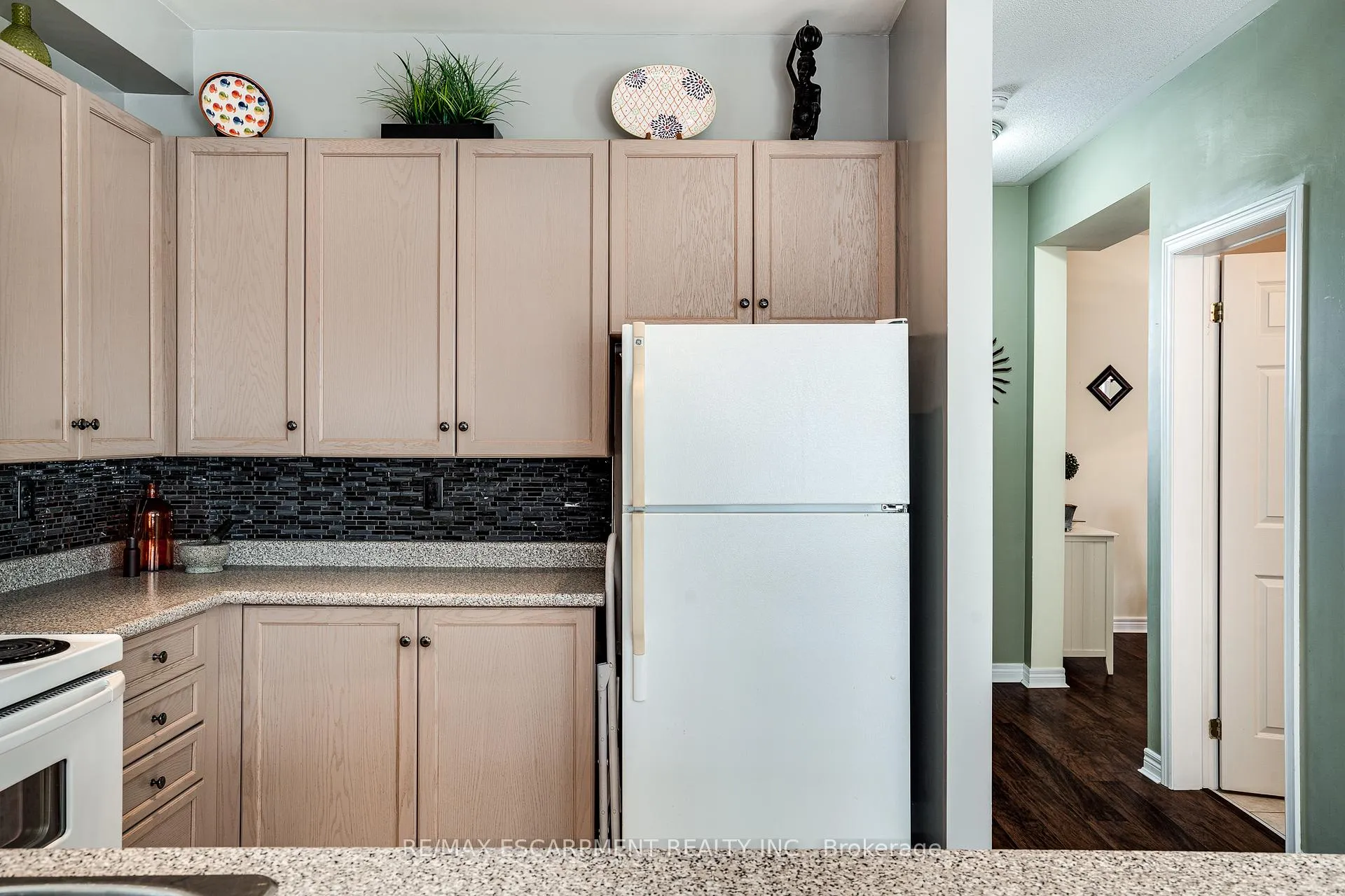 Photo 20 of Unit 27, 100 Beddoe Drive, Hamilton, Kirkendall — HOMEH