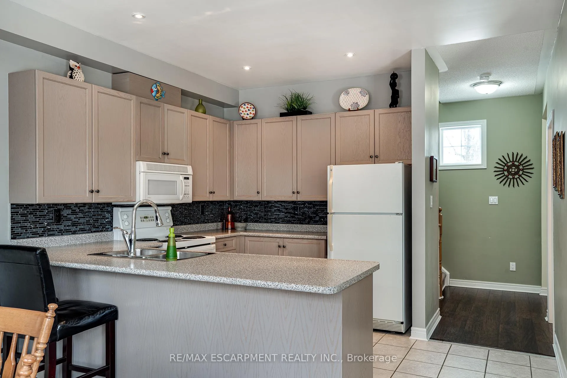 Photo 23 of Unit 27, 100 Beddoe Drive, Hamilton, Kirkendall — HOMEH