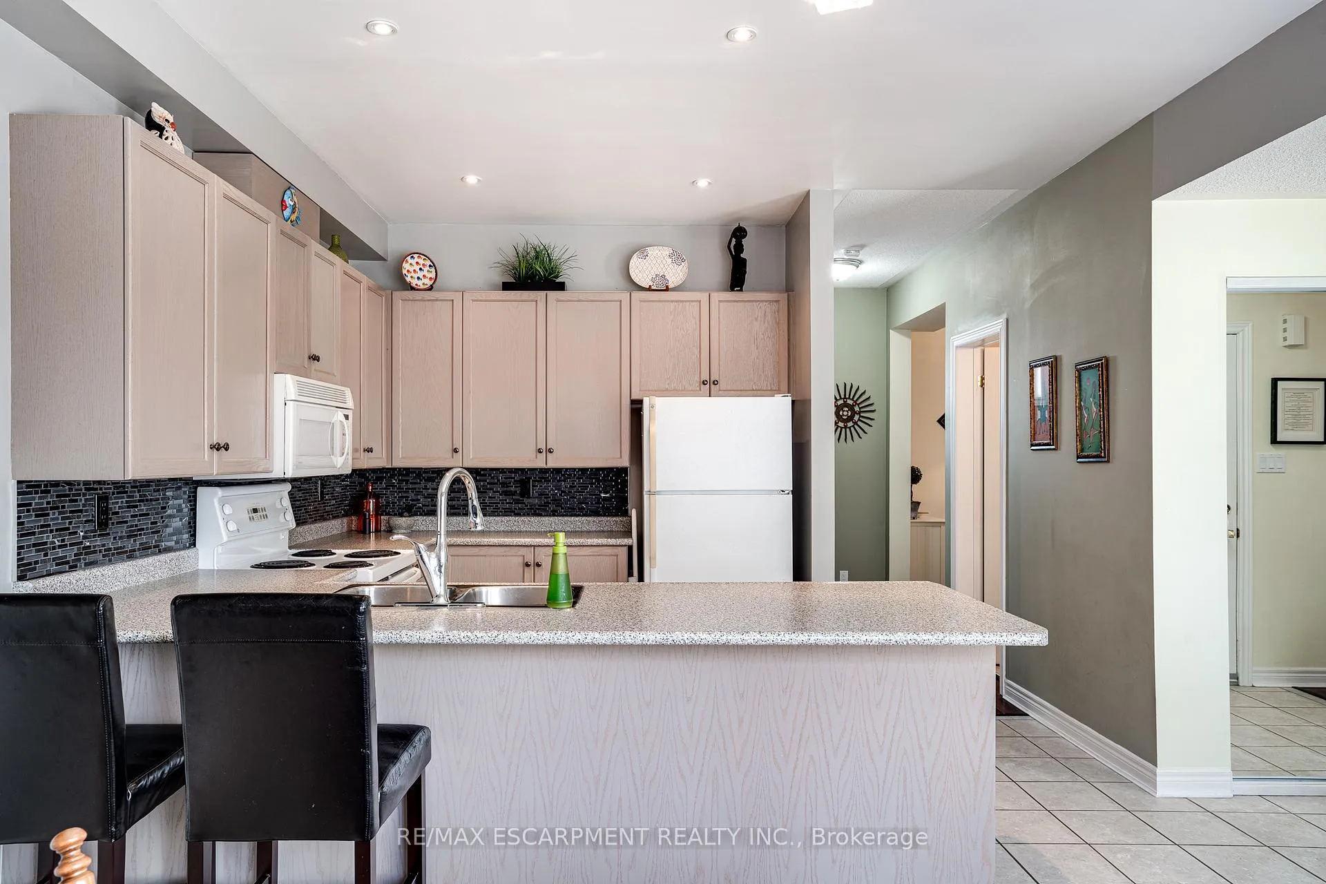 Photo 24 of Unit 27, 100 Beddoe Drive, Hamilton, Kirkendall — HOMEH