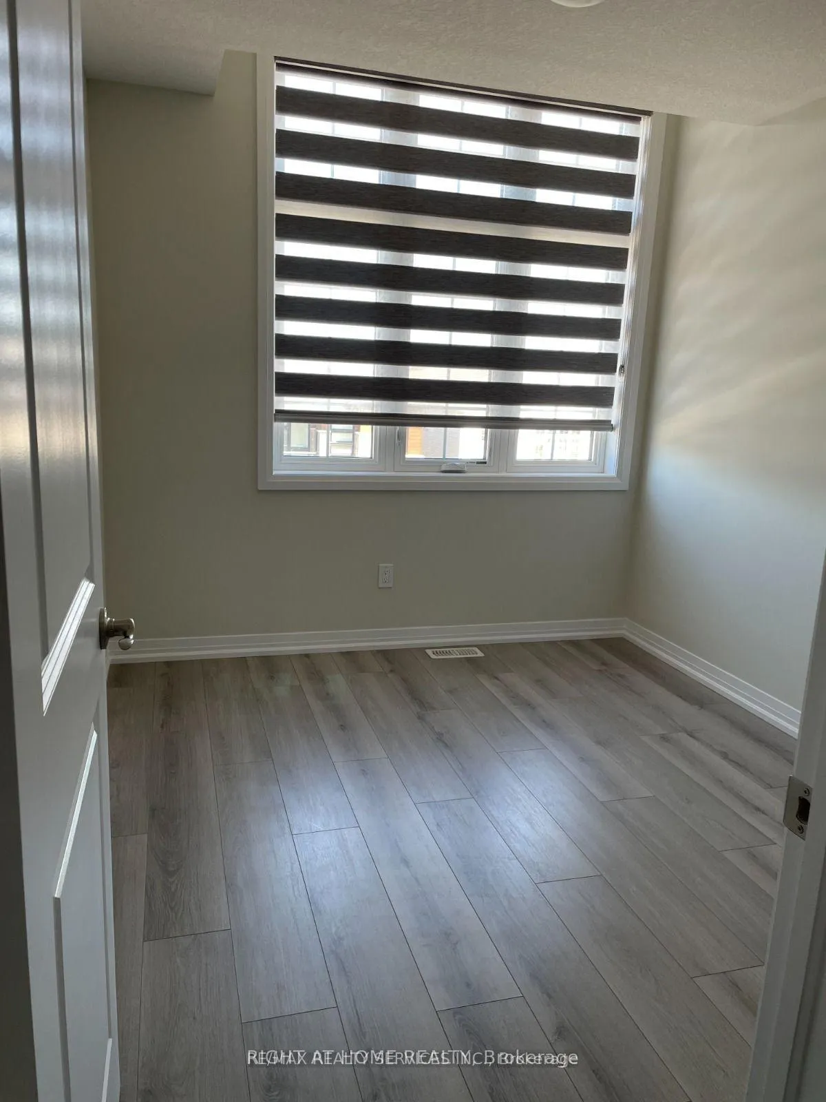 Photo 12 of 134 Ian Ormston Drive, Kitchener, Doon South — HOMEH