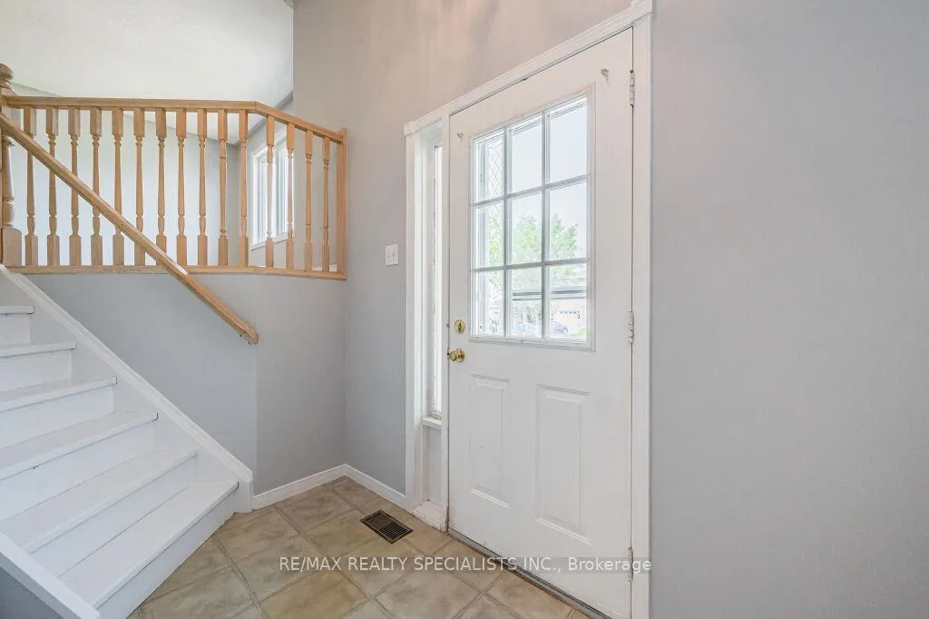 Photo 2 of 62 Tamvale Crescent, Kitchener — HOMEH