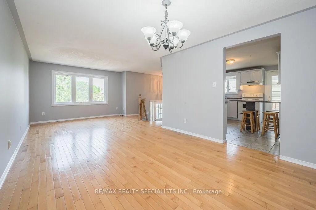 Photo 7 of 62 Tamvale Crescent, Kitchener — HOMEH