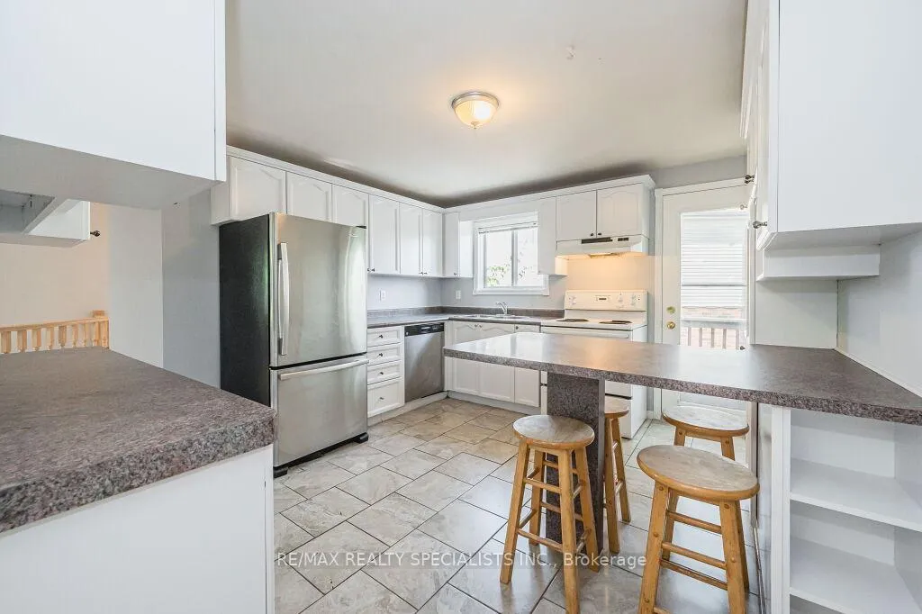 Photo 8 of 62 Tamvale Crescent, Kitchener — HOMEH