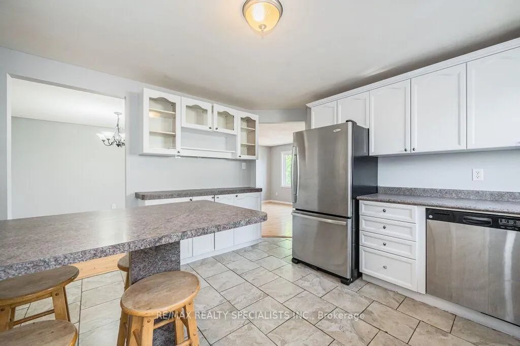 Photo 10 of 62 Tamvale Crescent, Kitchener — HOMEH