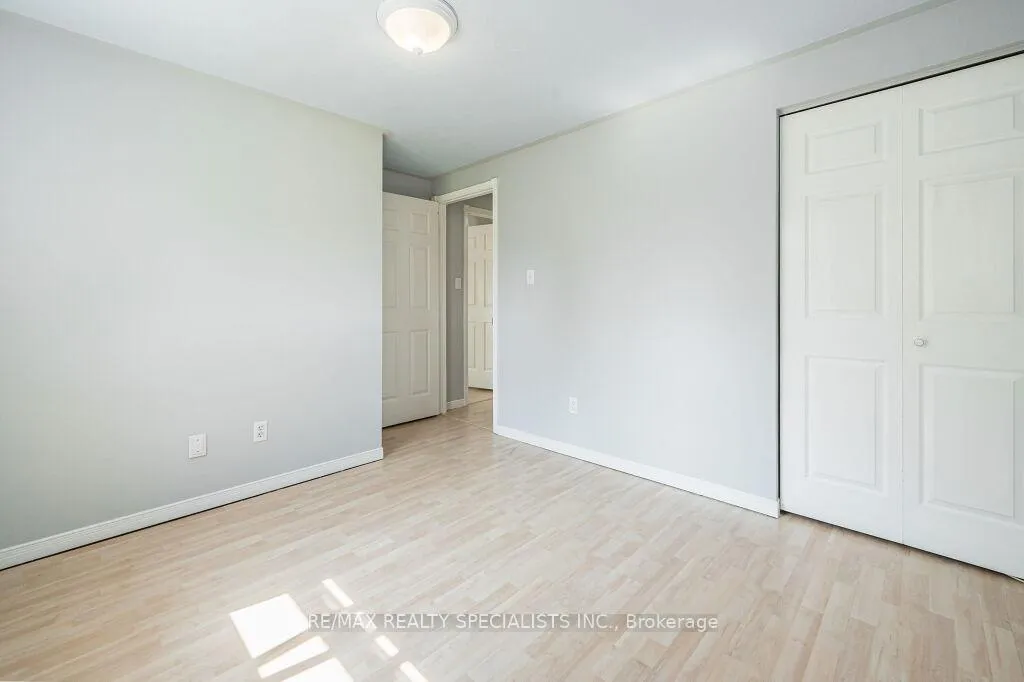 Photo 15 of 62 Tamvale Crescent, Kitchener — HOMEH