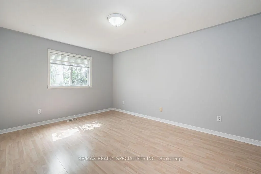 Photo 16 of 62 Tamvale Crescent, Kitchener — HOMEH